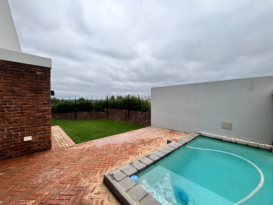 3 Bedroom Property for Sale in Helderzicht Eco Estate North West